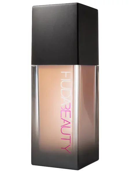 HUDA BEAUTY #FAUXFILTER LUMINOUS MATTE LIQUID FOUNDATION Color: 250G Cheesecake – light-medium skin with golden undertone