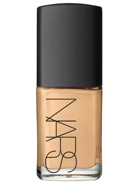 NARS Sheer Glow Foundation Barcelona – M4 – medium to medium-deep with warm undertones, and a golden ton