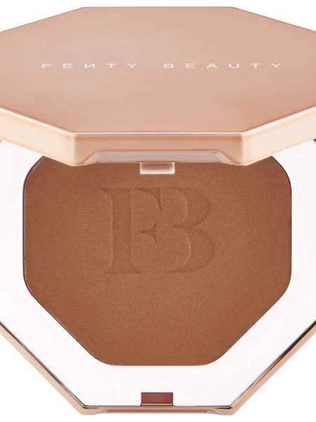 Fenty Beauty by Rihanna Sun Stalk’r Instant Warmth Bronzer CARAMEL CUTIE